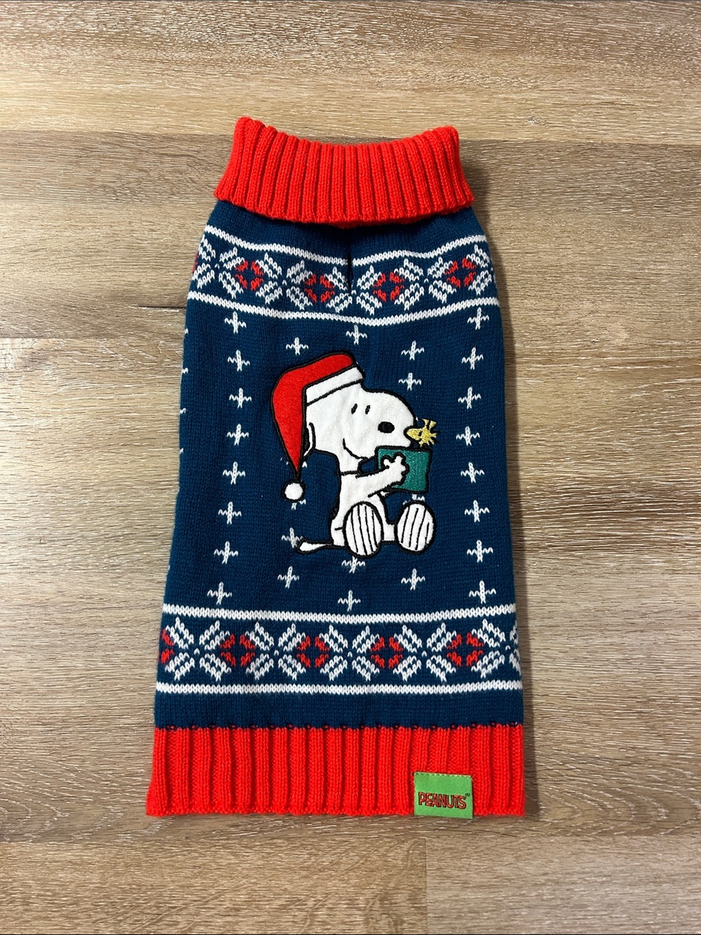 Peanuts Snoopy Christmas Dog Sweater Size Medium